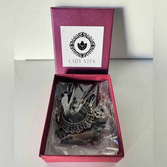 New Vintage Choker Necklace Black Sapphire Gothic in box - Picture 9 of 9